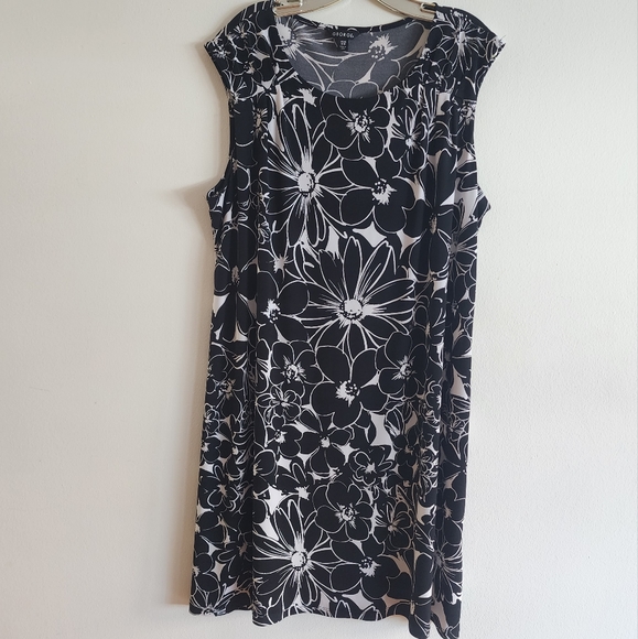 Fun Floral Dress - Picture 1 of 7